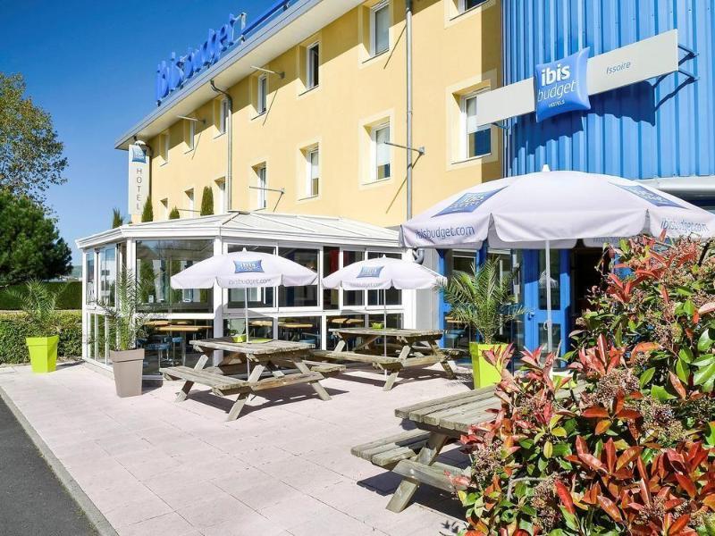 Ibis Budget Issoire Bagian luar foto