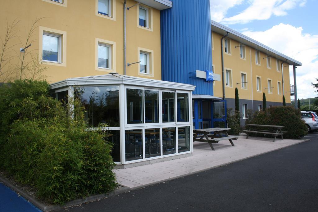 Ibis Budget Issoire Bagian luar foto