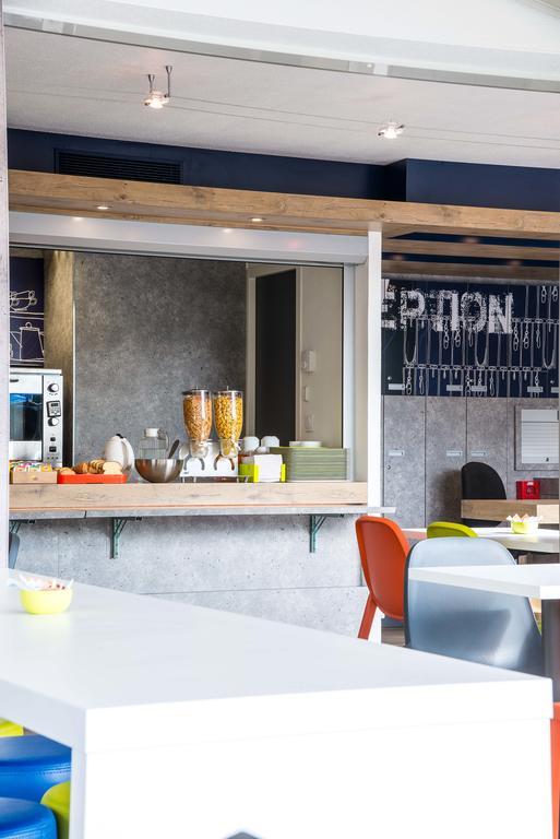 Ibis Budget Issoire Bagian luar foto