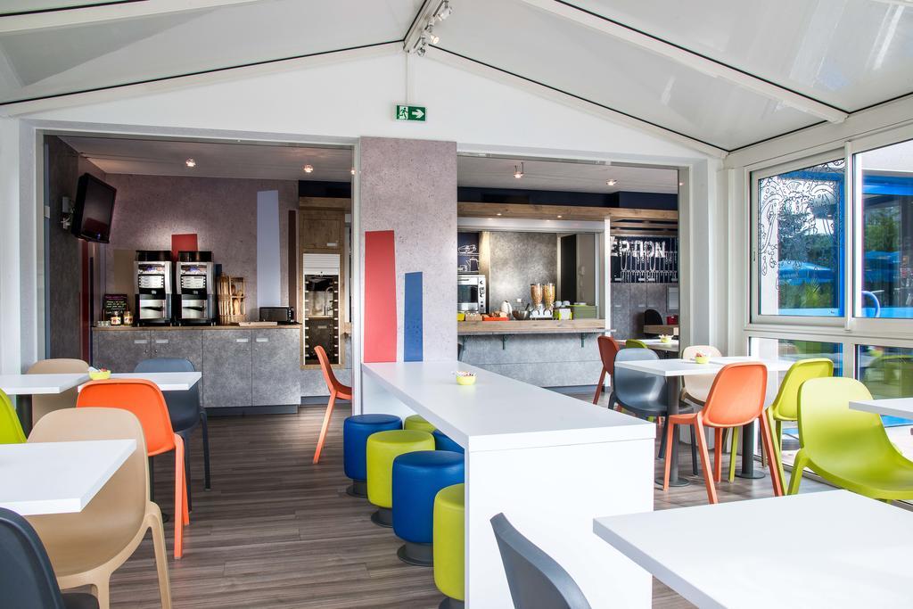 Ibis Budget Issoire Bagian luar foto