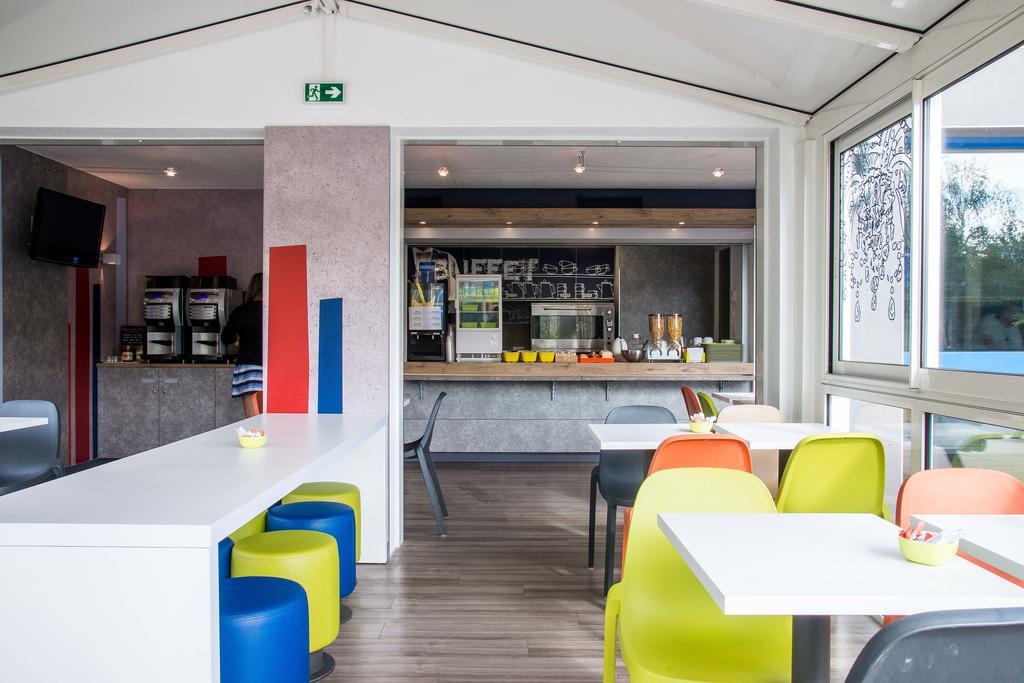 Ibis Budget Issoire Bagian luar foto