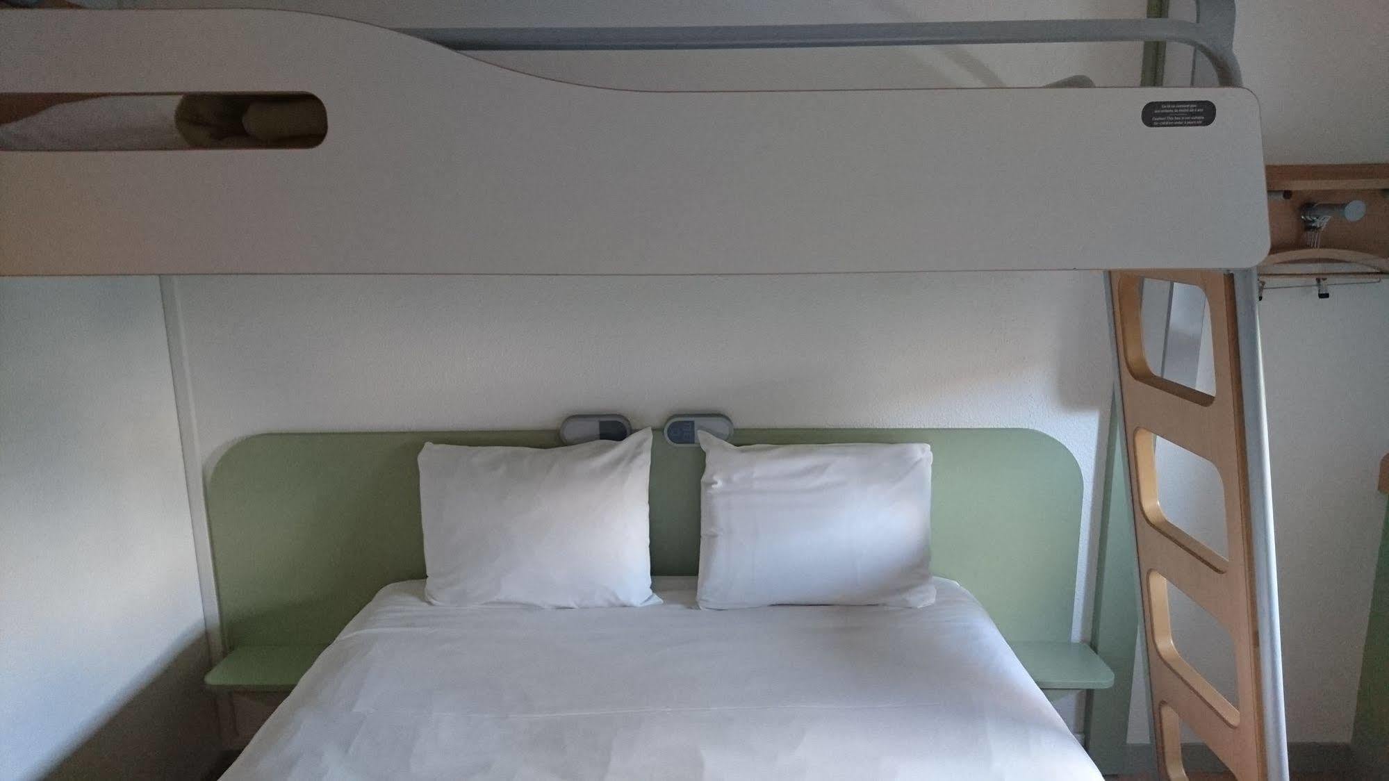 Ibis Budget Issoire Bagian luar foto