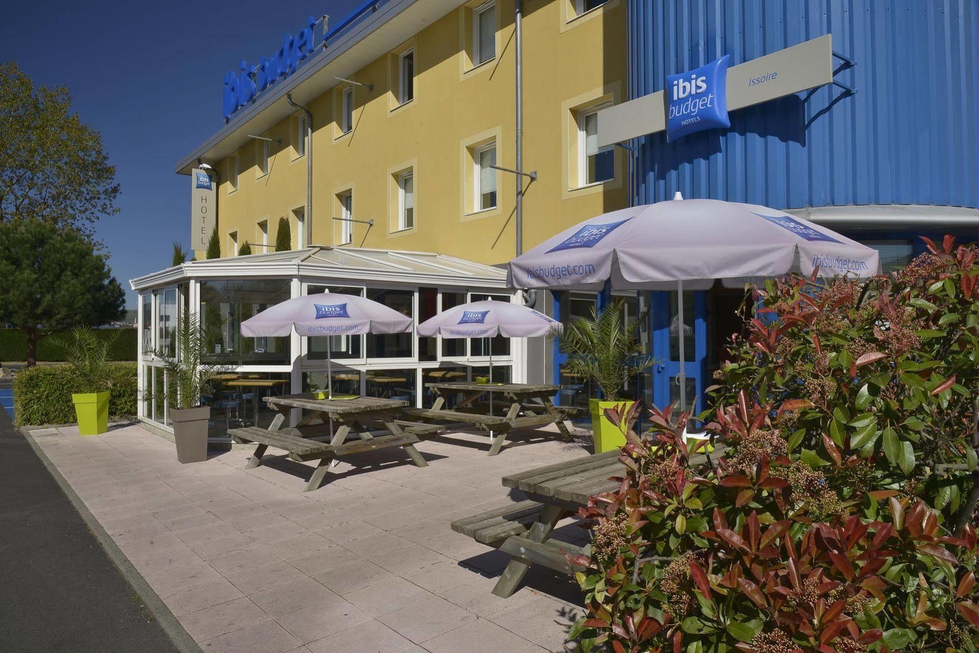 Ibis Budget Issoire Bagian luar foto
