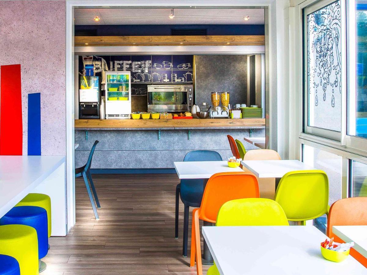 Ibis Budget Issoire Bagian luar foto