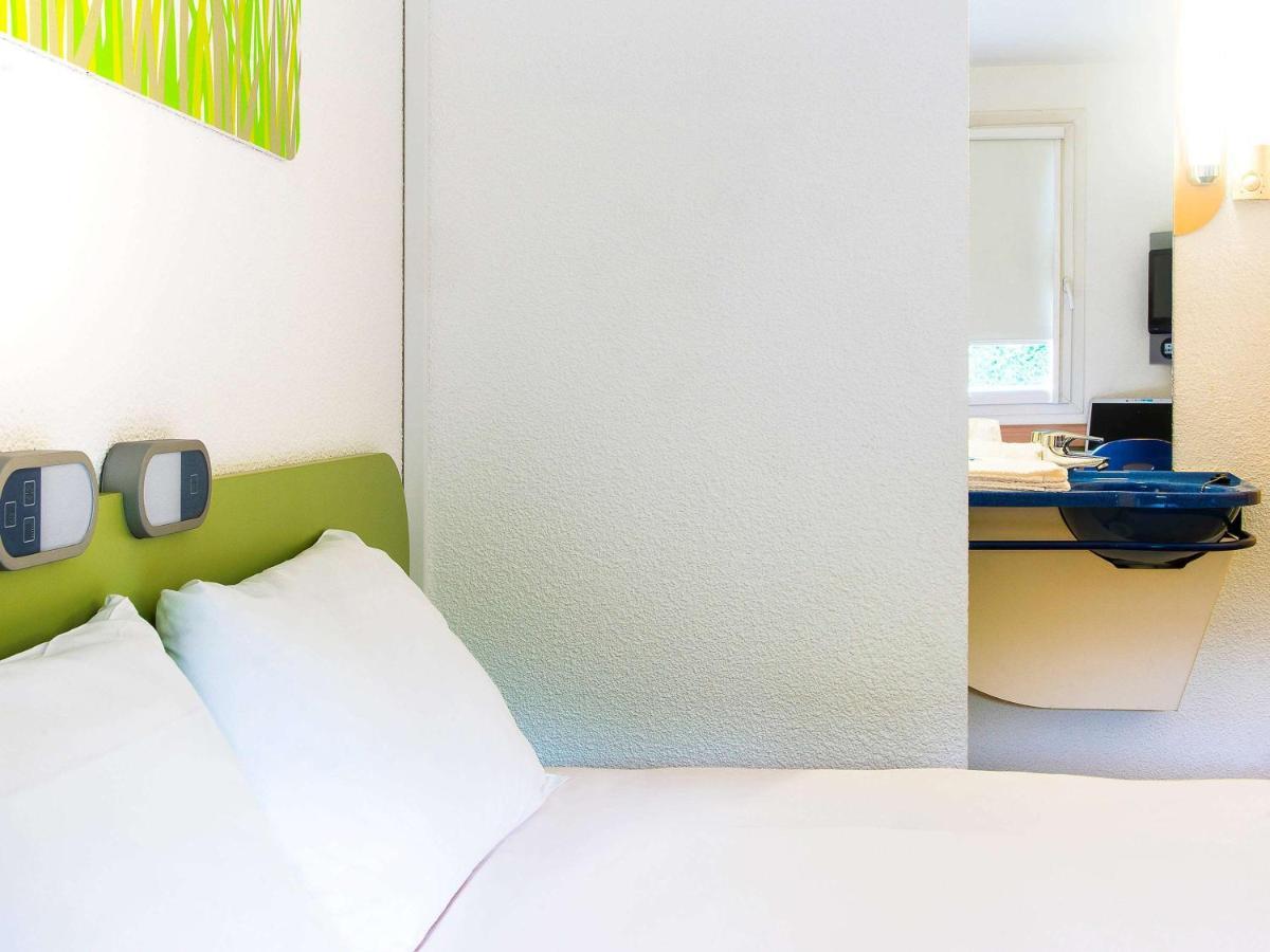 Ibis Budget Issoire Bagian luar foto