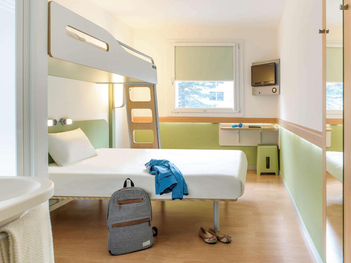 Ibis Budget Issoire Bagian luar foto
